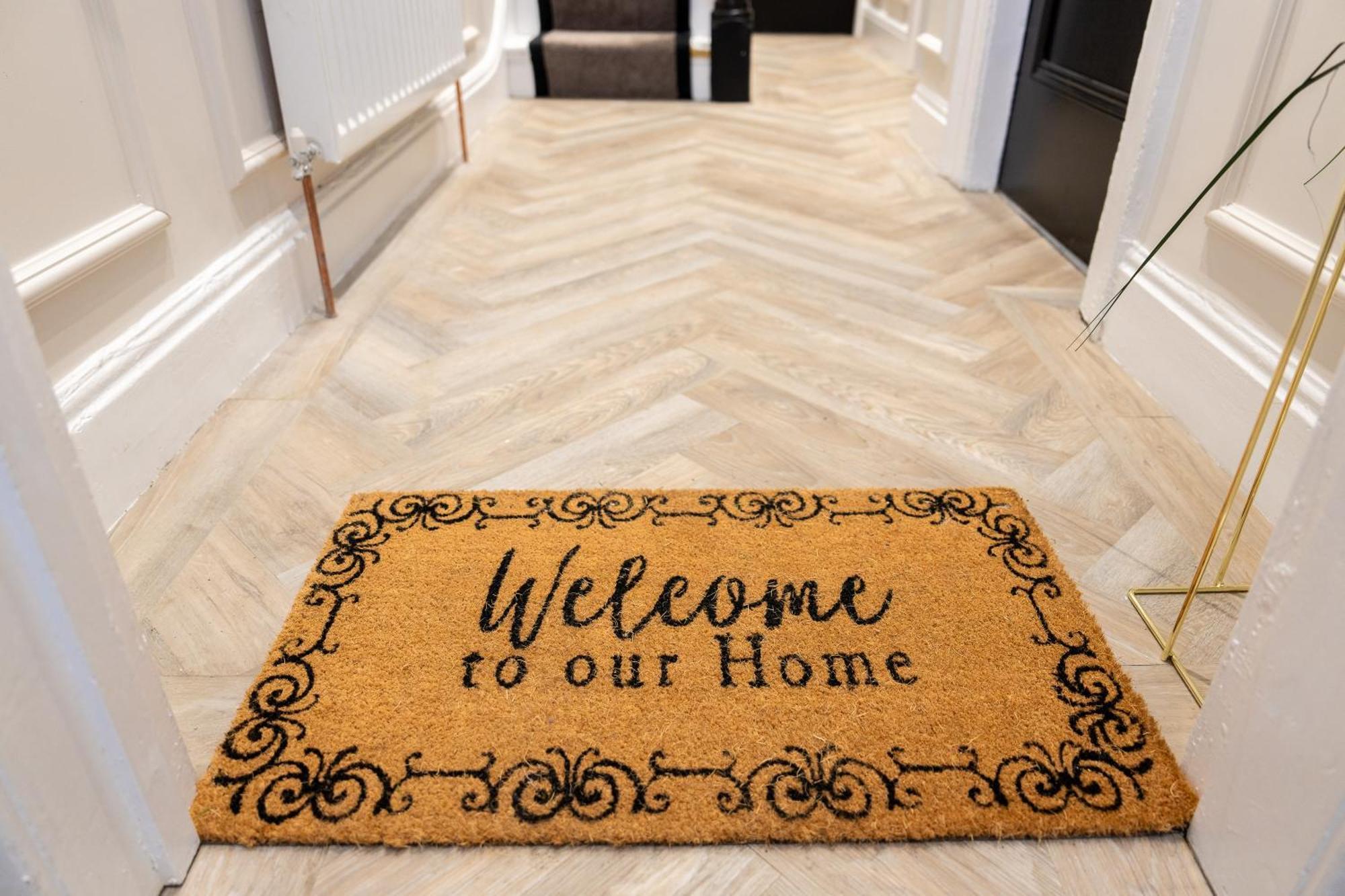 Home @ Arkles Lane Liverpool Exteriör bild