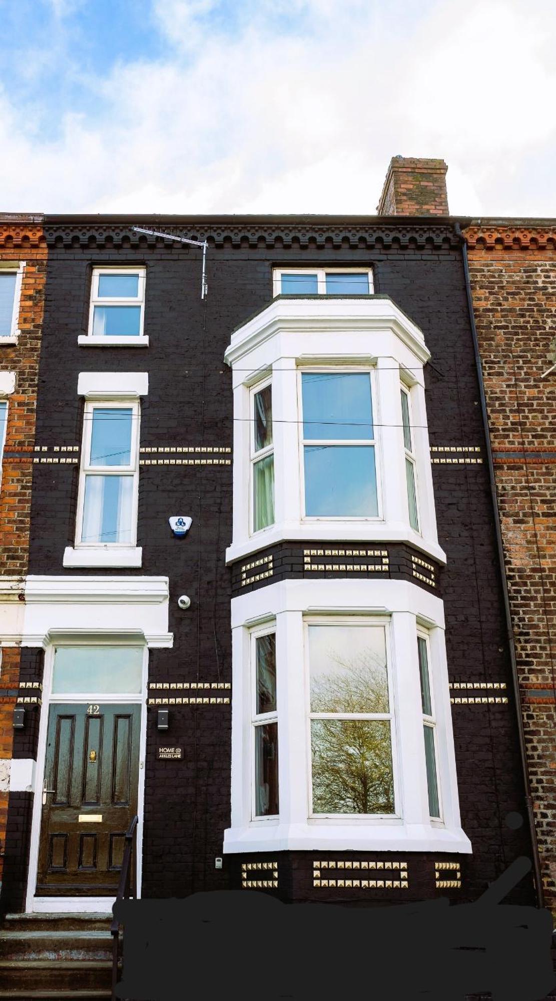 Home @ Arkles Lane Liverpool Exteriör bild